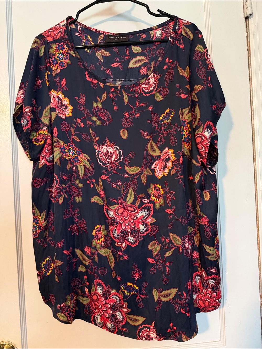 Lane Bryant Navy Floral Short-Sleeve Tunic with Red and Pink Blossoms
